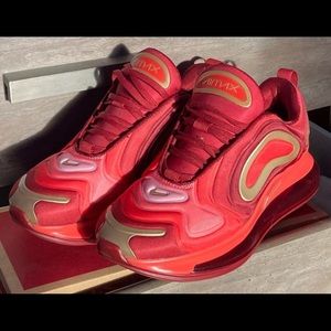 Air Max 720 Crimson & Gold